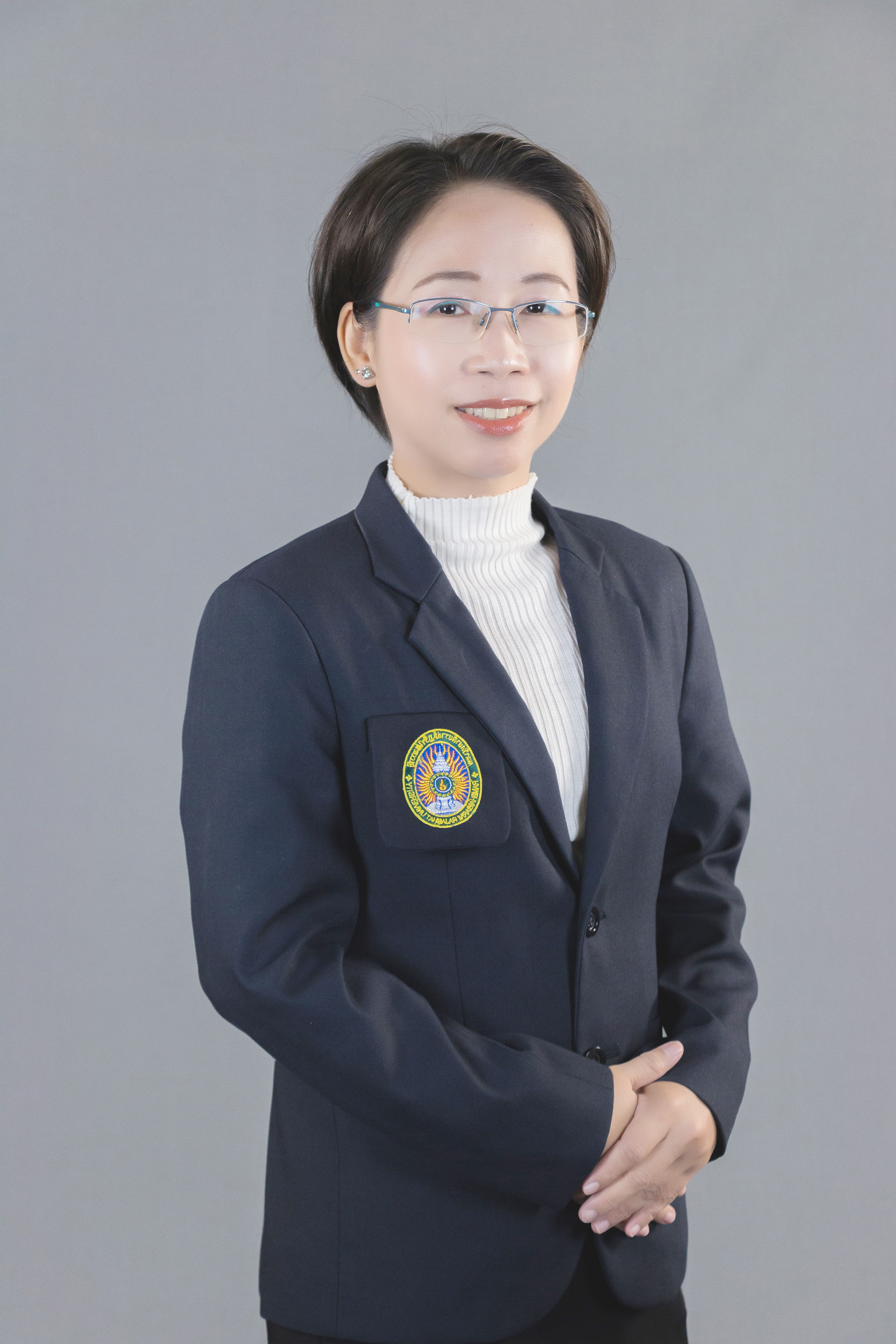 ผศ.ดร.ณมนรัก คำฉัตร