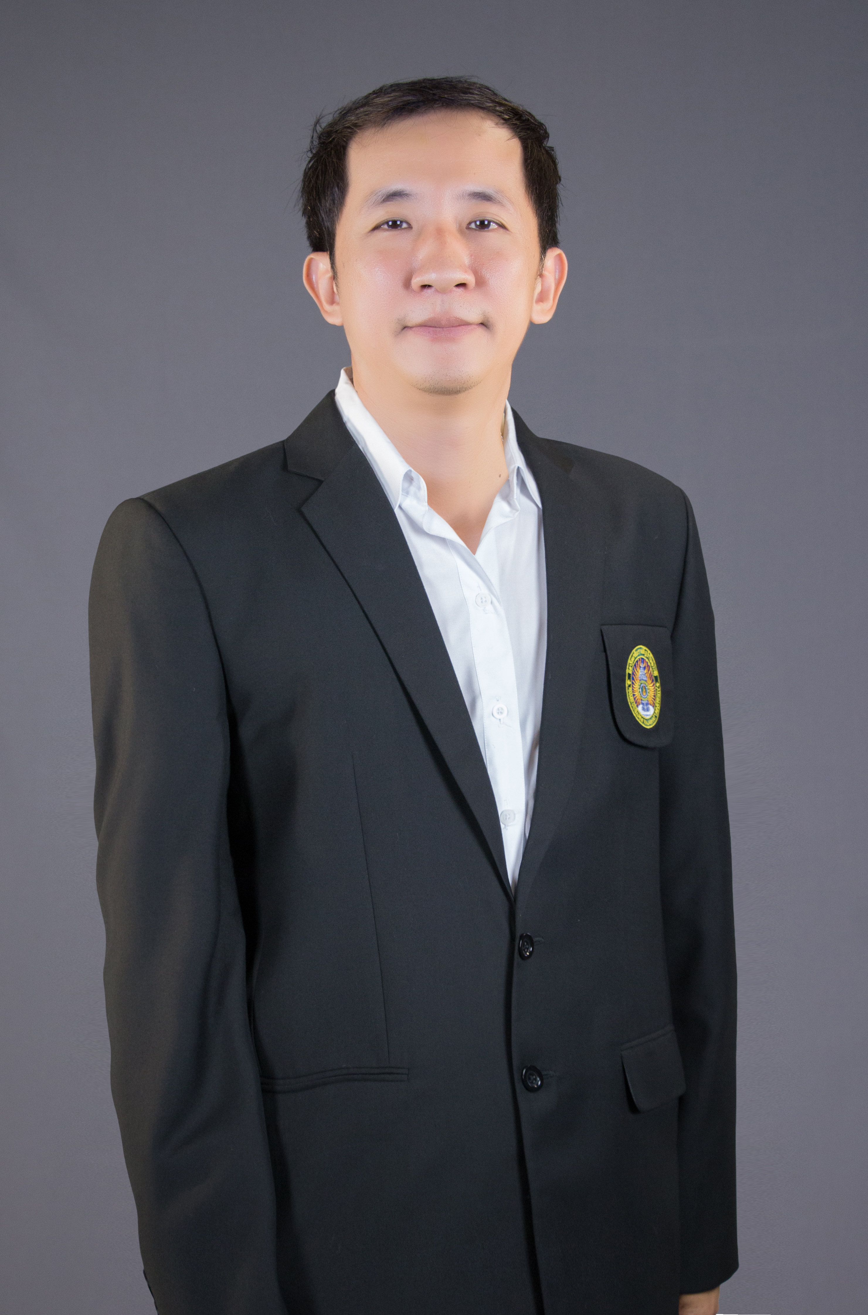 ผู้ช่วยศาสตราจารย์อาทร สกุลวรกิจ